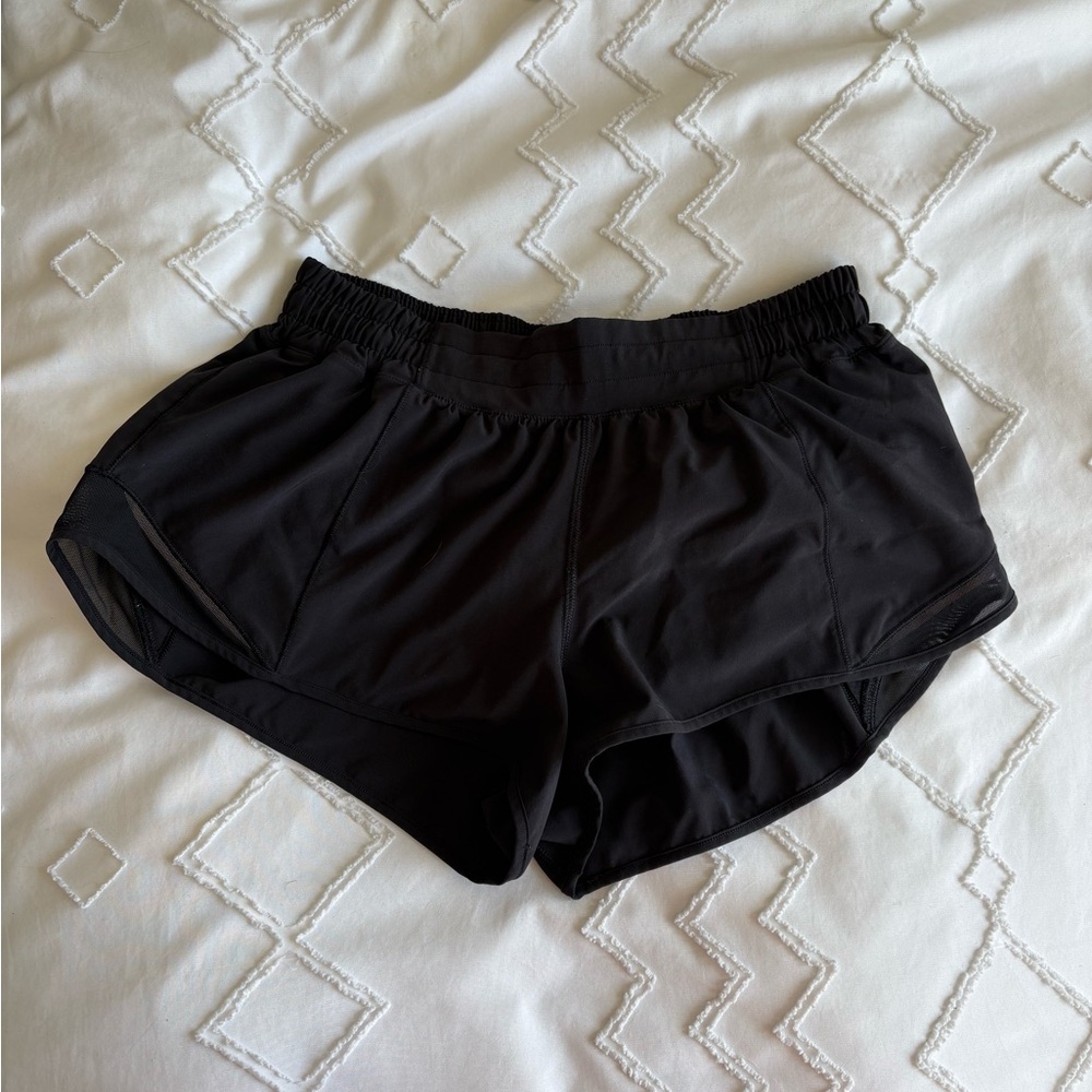 Lululemon Hotty Hot Low-Rise Lined Shorts 2.5”